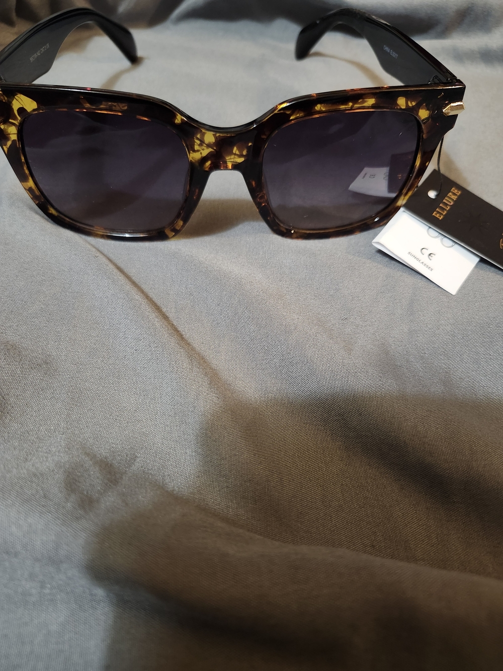 Ellure Tortoise Rectangle Sunglasses Brown & Black NWT